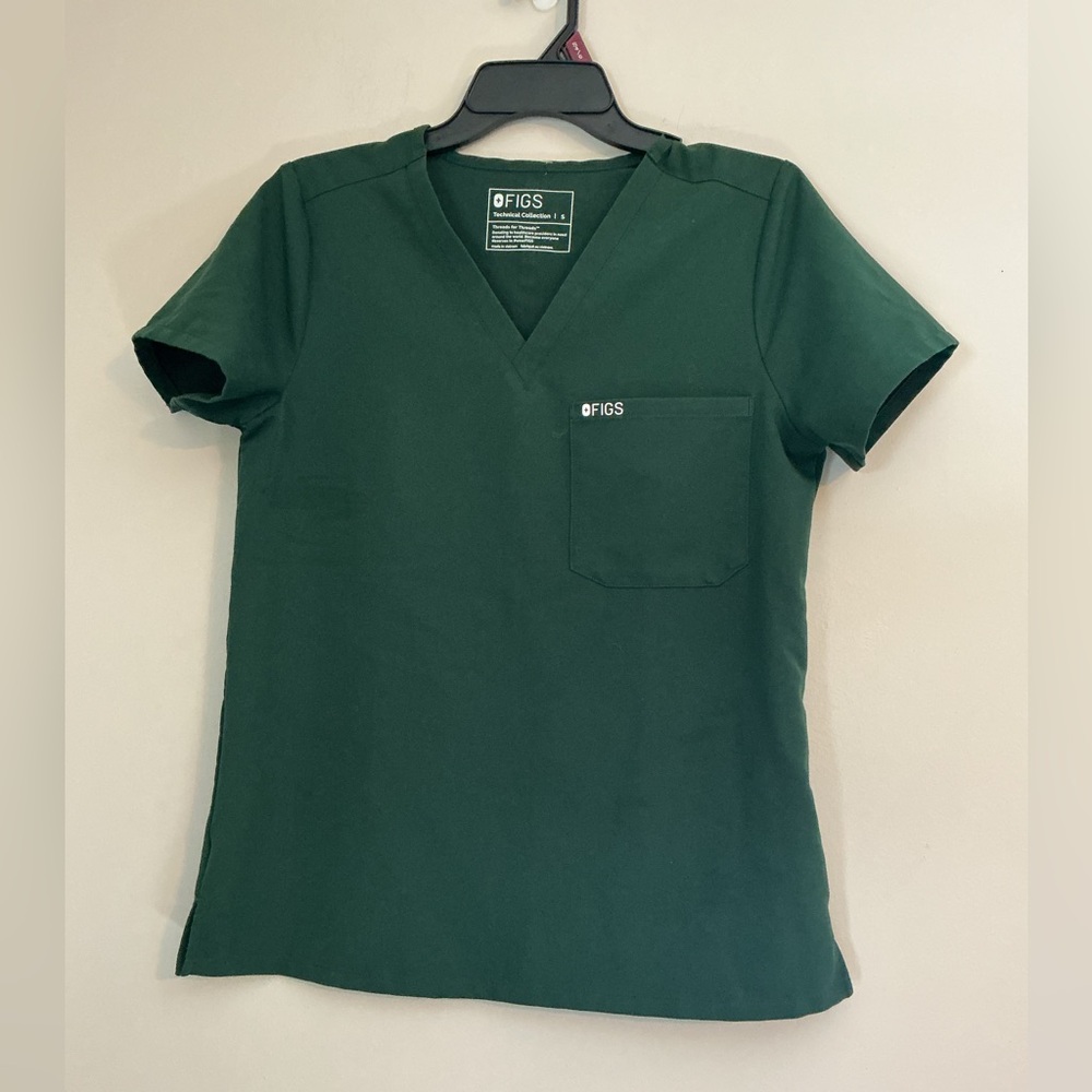 FIGS Women's Short Sleeve V-Neck Scrub Top in Forest Green